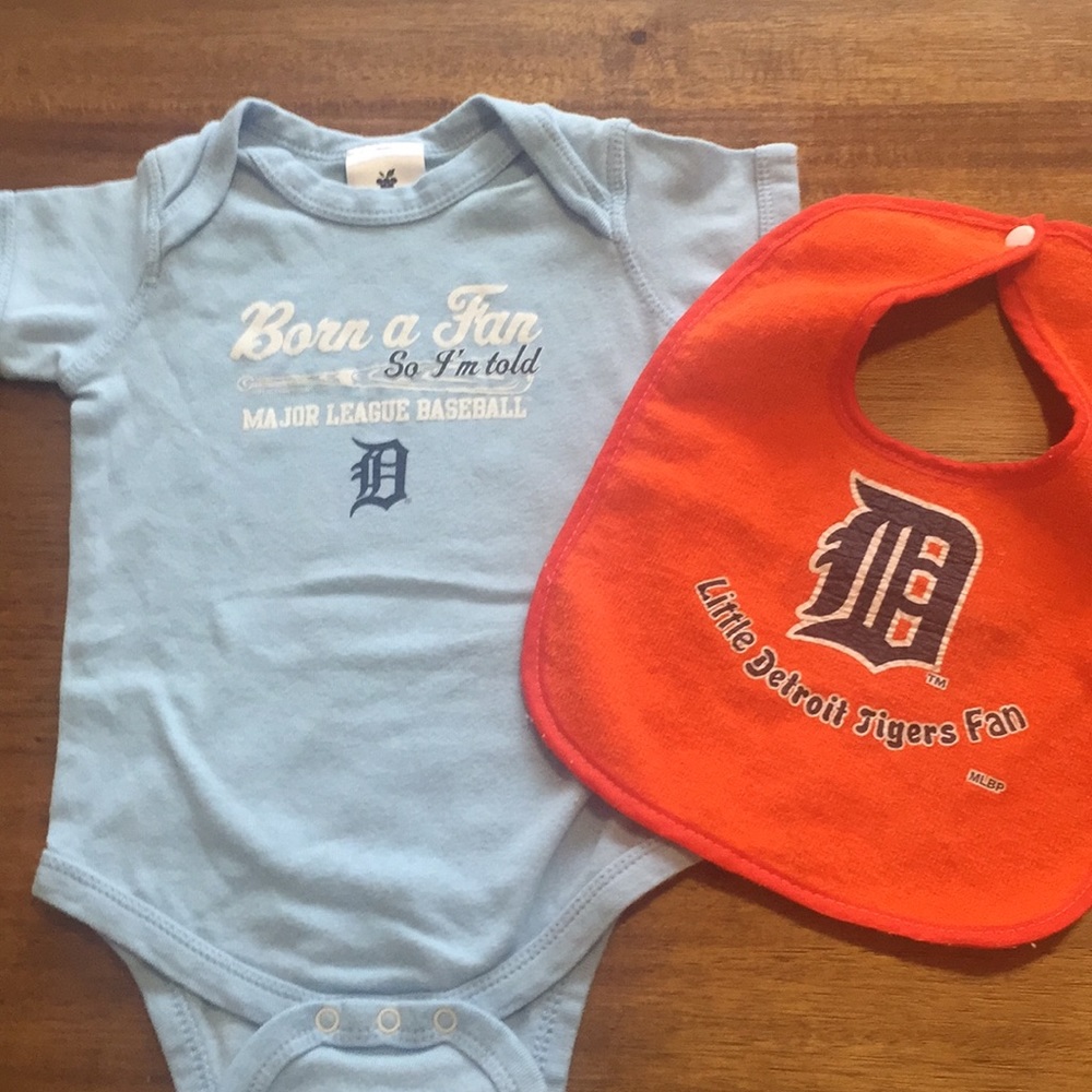 ⚾️Detroit Tigers Onesie & Bib⚾️